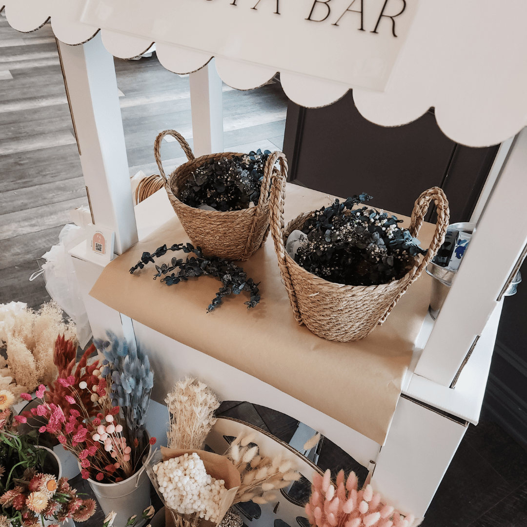 Flower Crown Experience - Make your own flower crown workshop - www.Shopthatapp.com