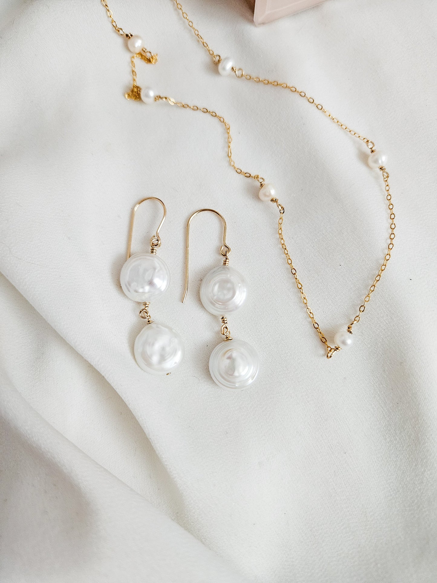 Boucles d'oreilles dévouées