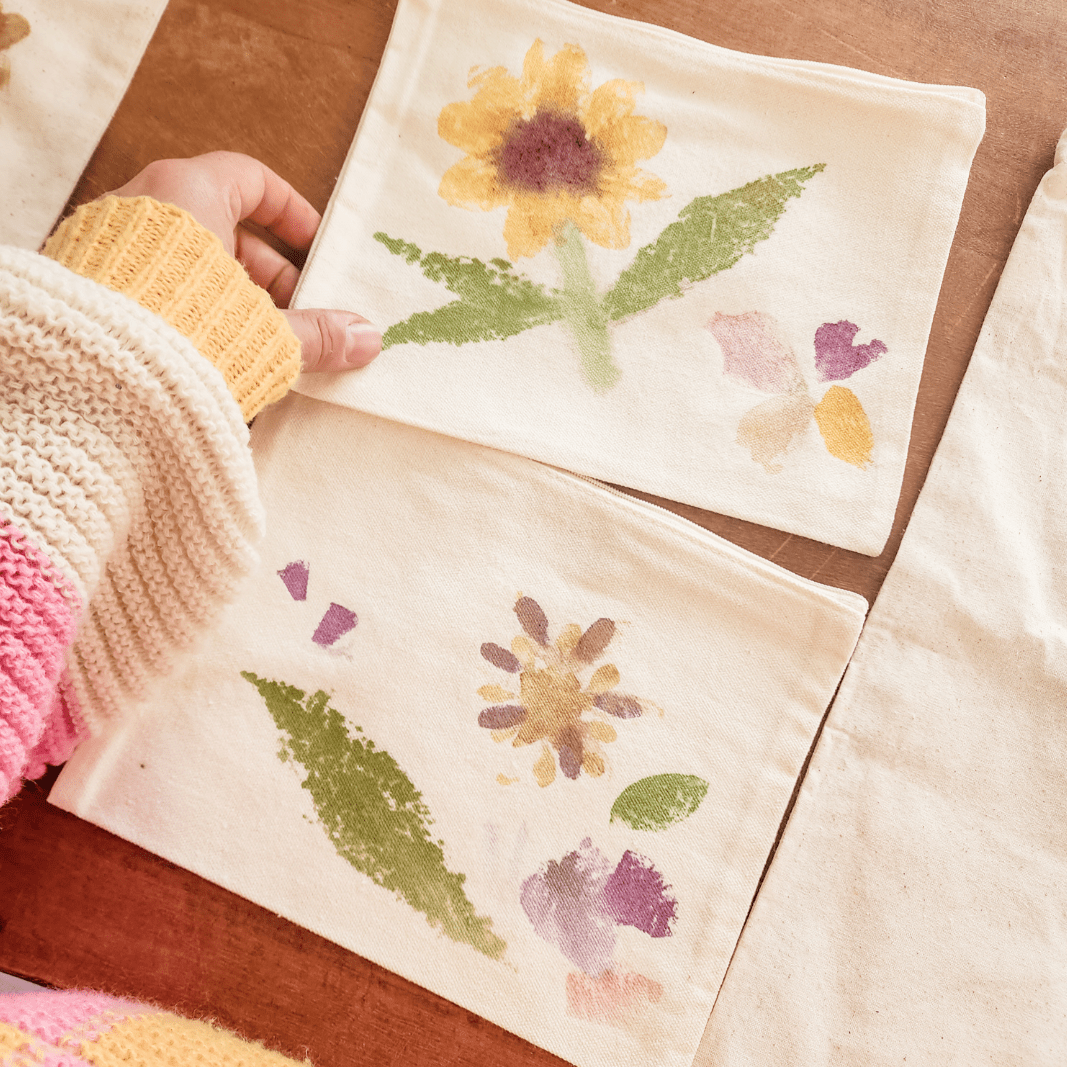 Peinture avec des pétales - Atelier de fleurs pressées