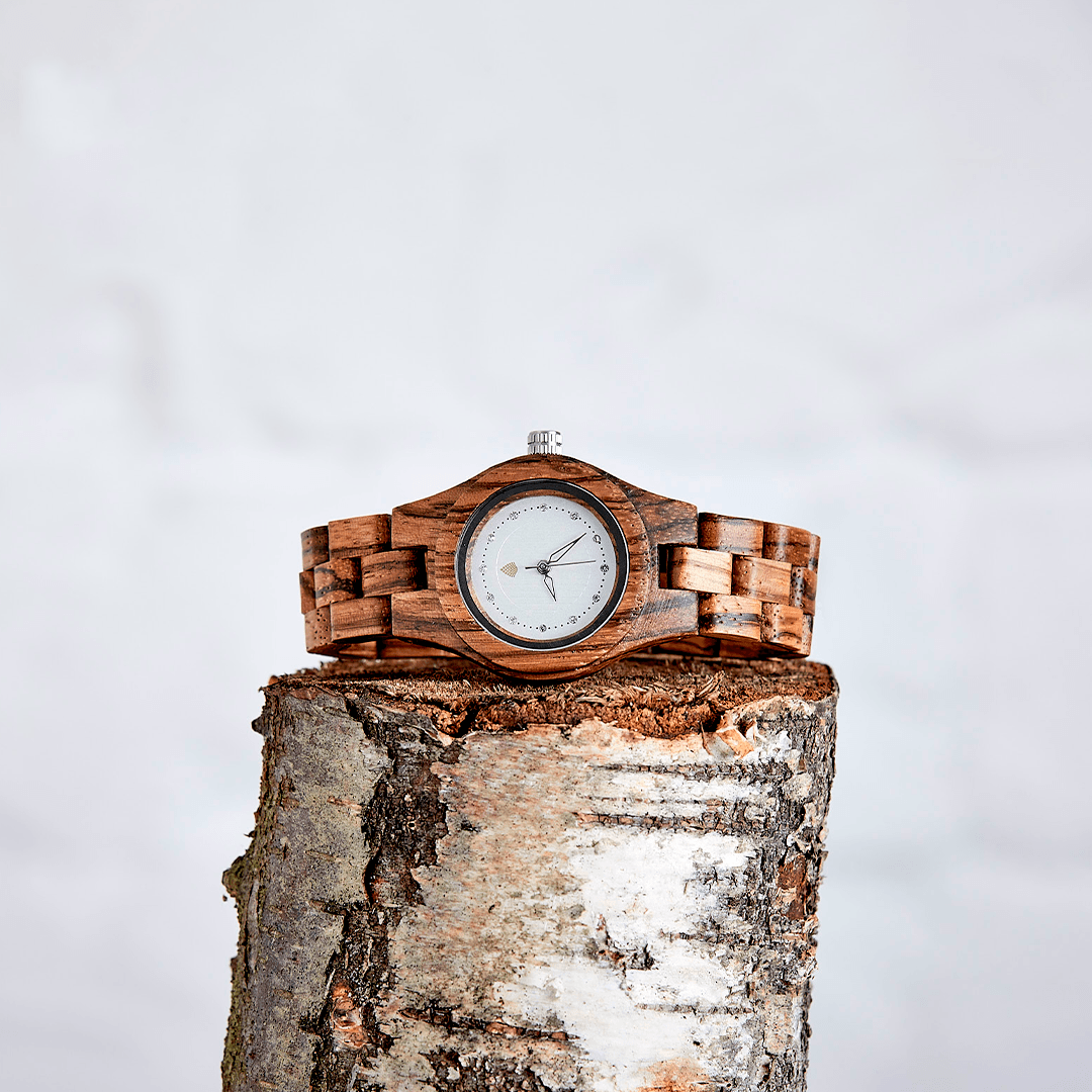 Le Pin : Montre en bois pour femme