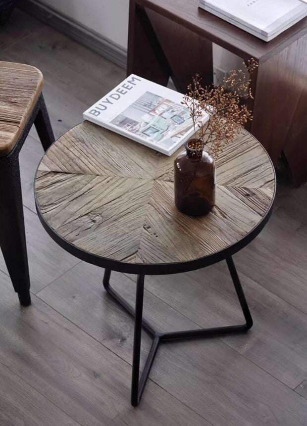 Table d'appoint en vieil orme recyclé