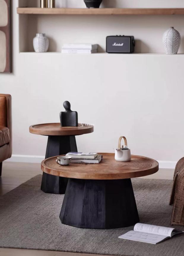 Table d'appoint en pin ancien