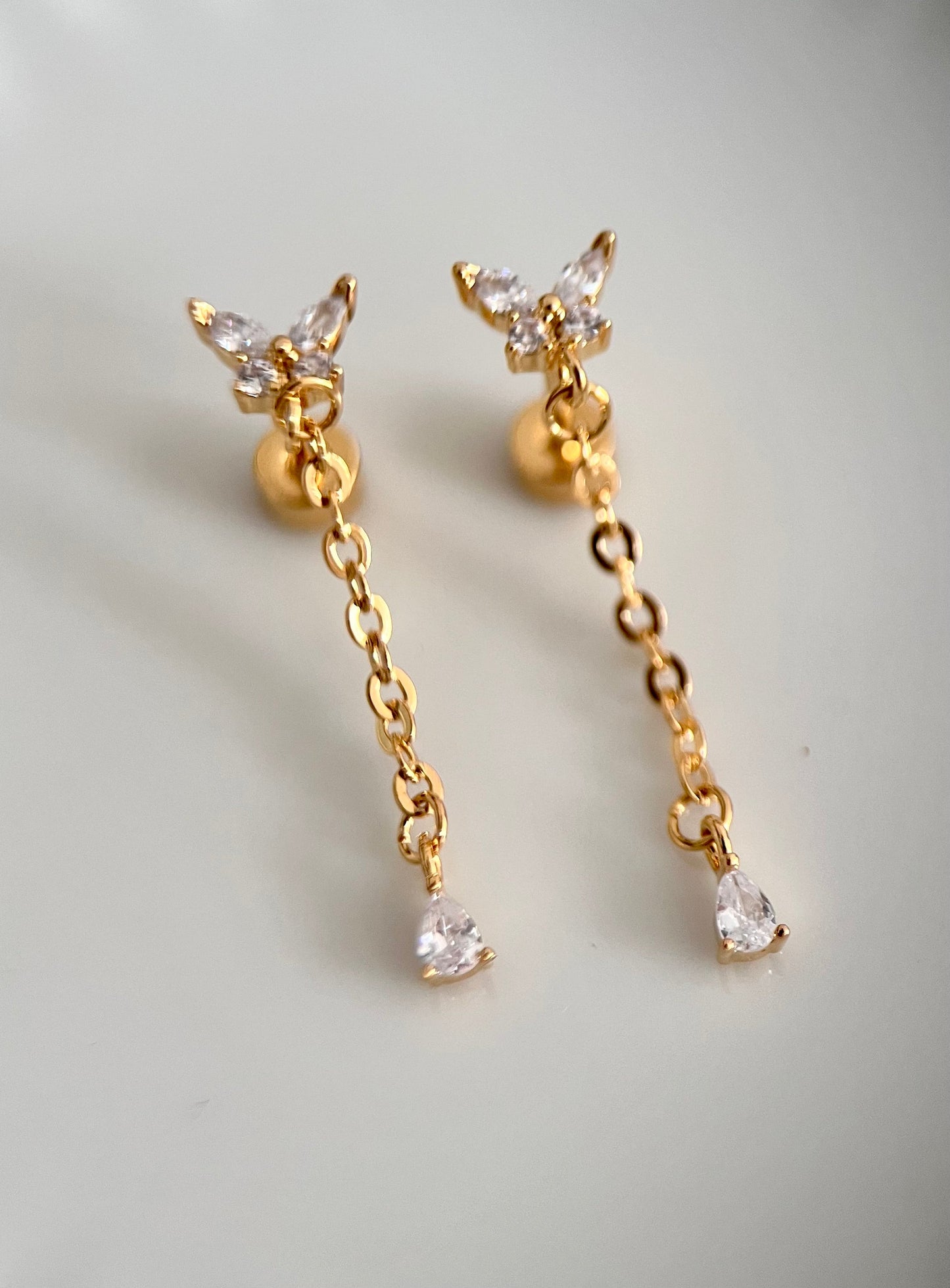Boucles d'oreilles pendantes papillon en oxyde de zirconium