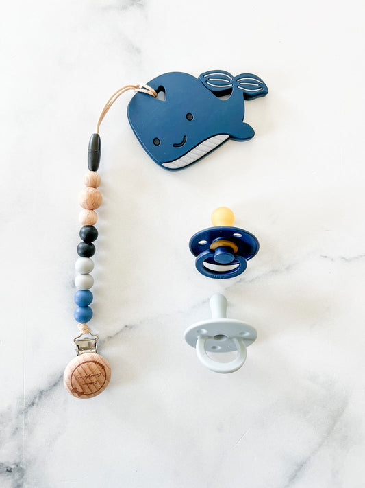 Duo attache suce et jouet de dentition baleine - www.Shopthatapp.com