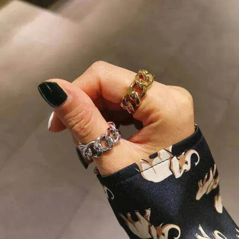 Fashionable with unique chain design ring - www.Shopthatapp.com