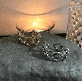 Fashionable with unique chain design ring - www.Shopthatapp.com