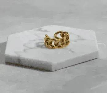 Fashionable with unique chain design ring - www.Shopthatapp.com