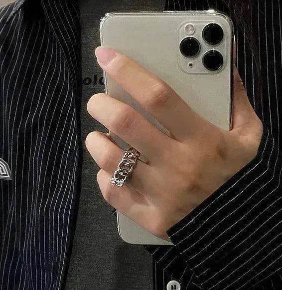 Fashionable with unique chain design ring - www.Shopthatapp.com