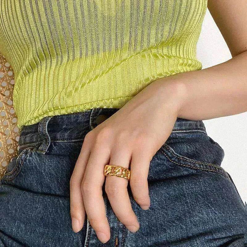 Fashionable with unique chain design ring - www.Shopthatapp.com
