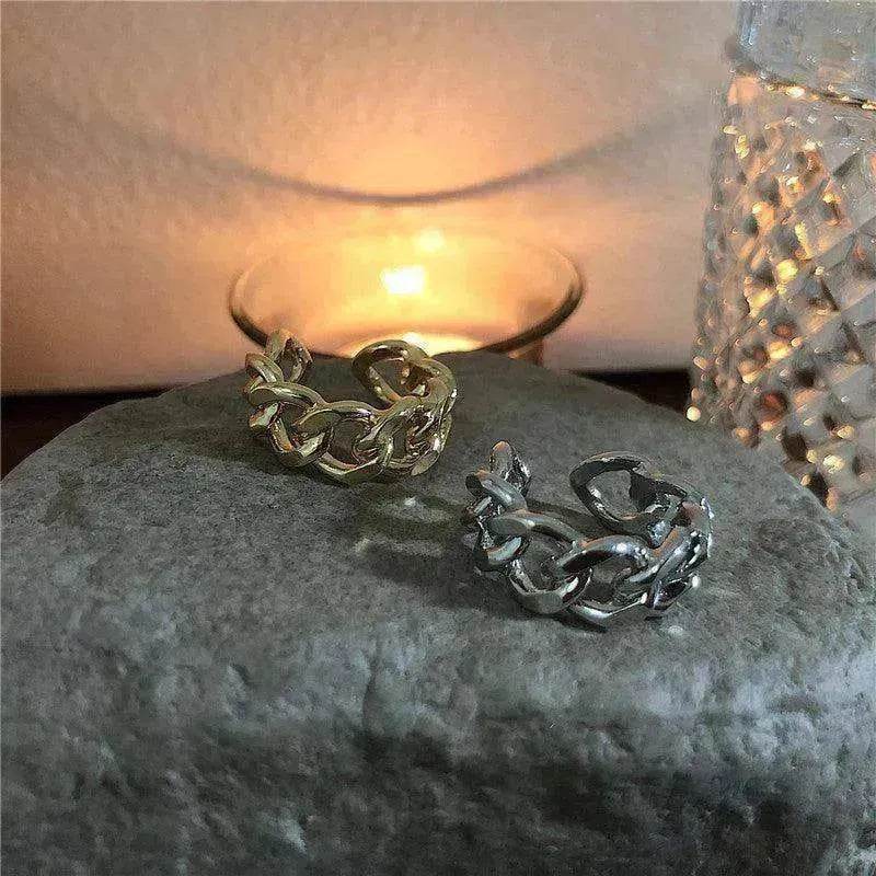 Fashionable with unique chain design ring - www.Shopthatapp.com
