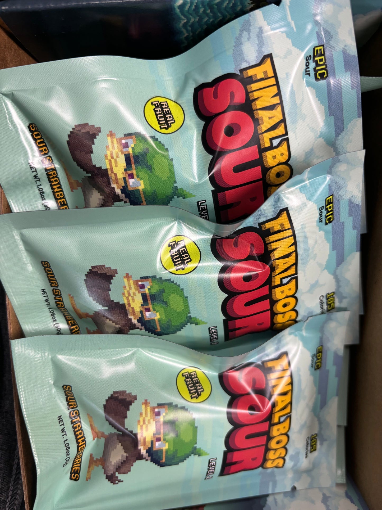 FINAL BOSS SOUR Level 2 Sour Strawberries 360G - www.Shopthatapp.com