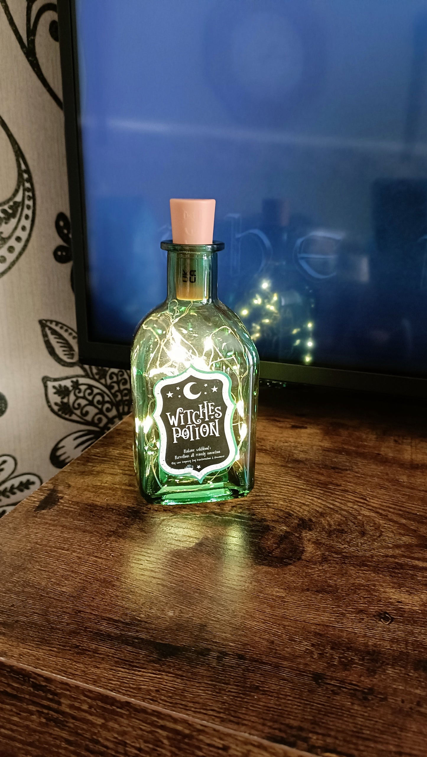 Witches potion lamp