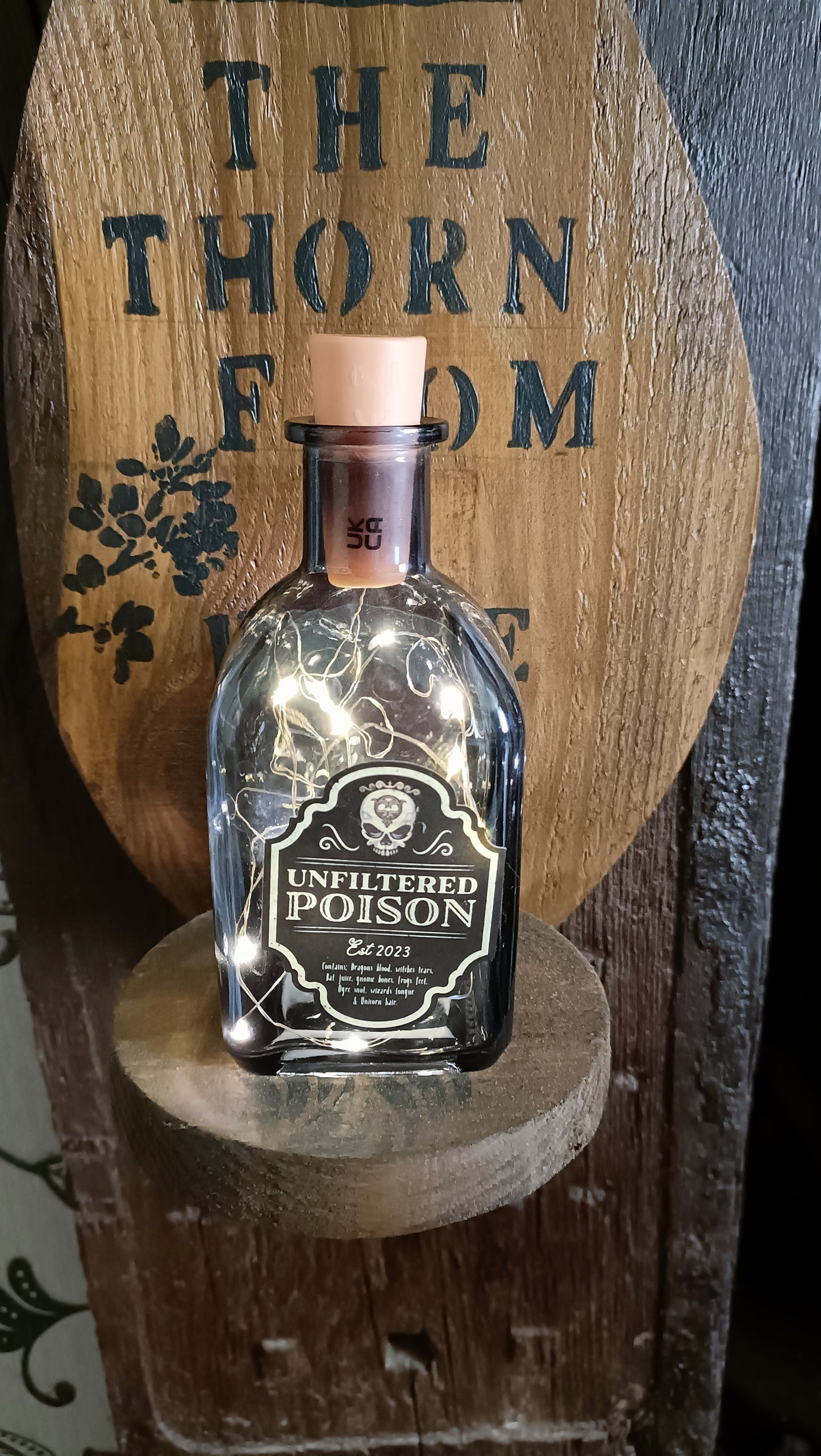 Unfiltered poison table lamp - www.Shopthatapp.com