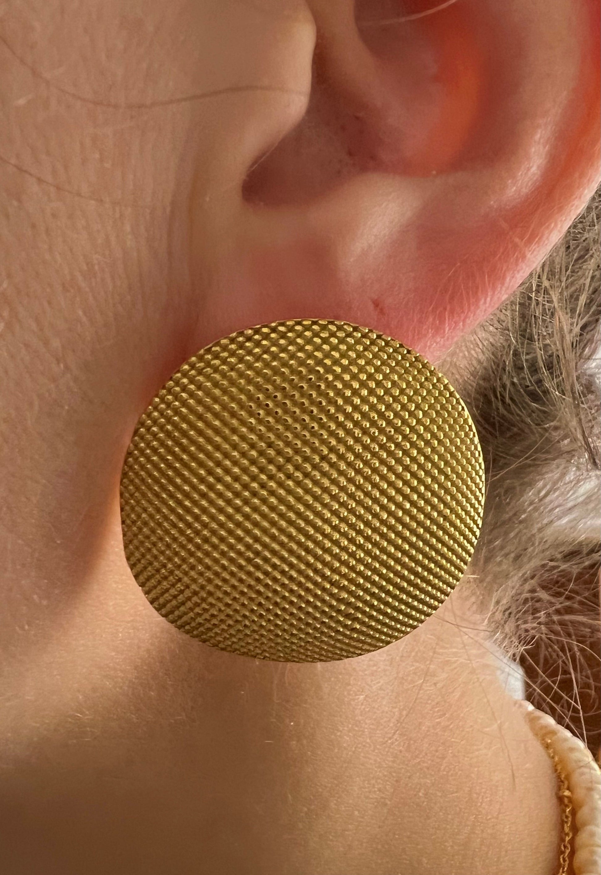 Woven Textured Round Studs - www.Shopthatapp.com