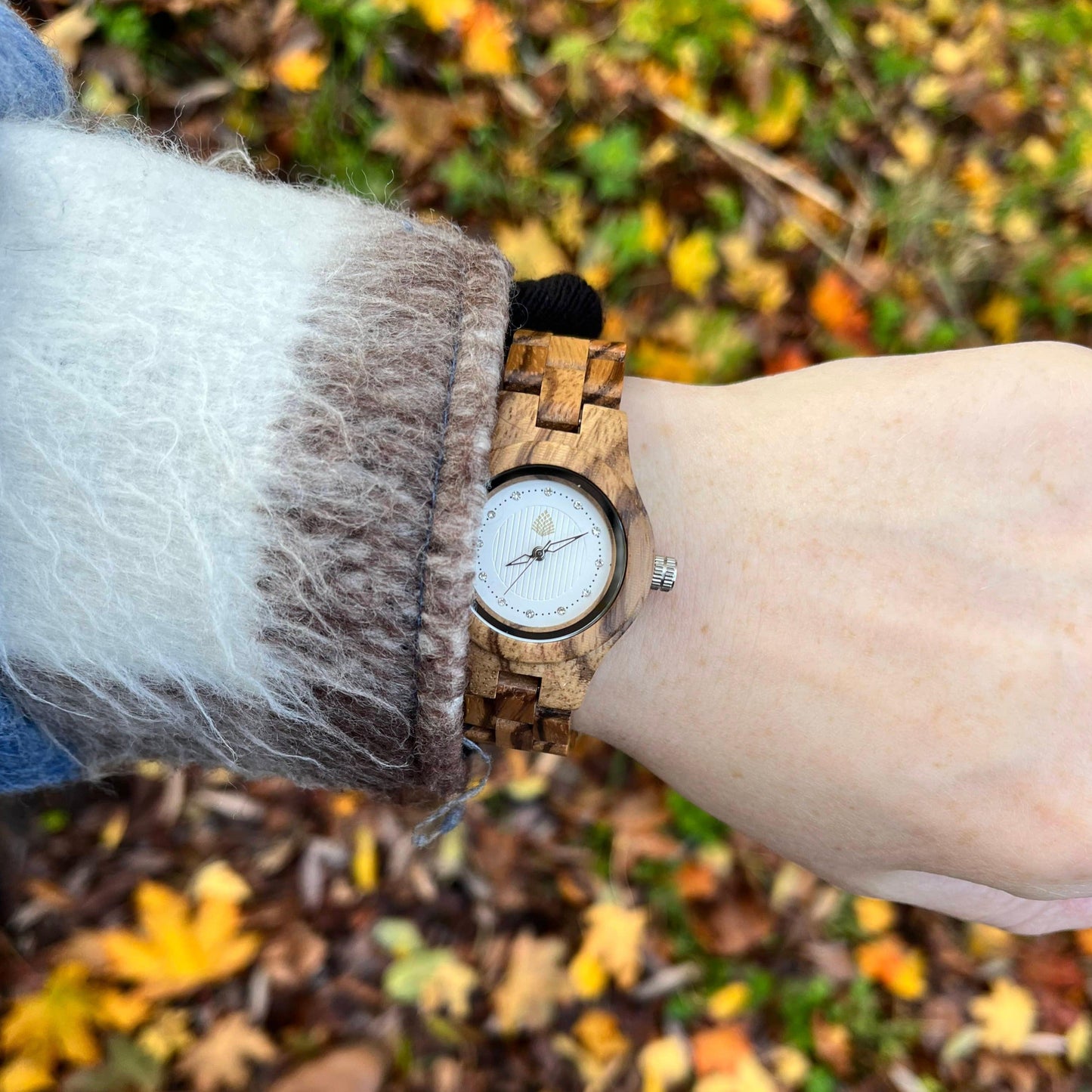 Le Pin : Montre en bois pour femme