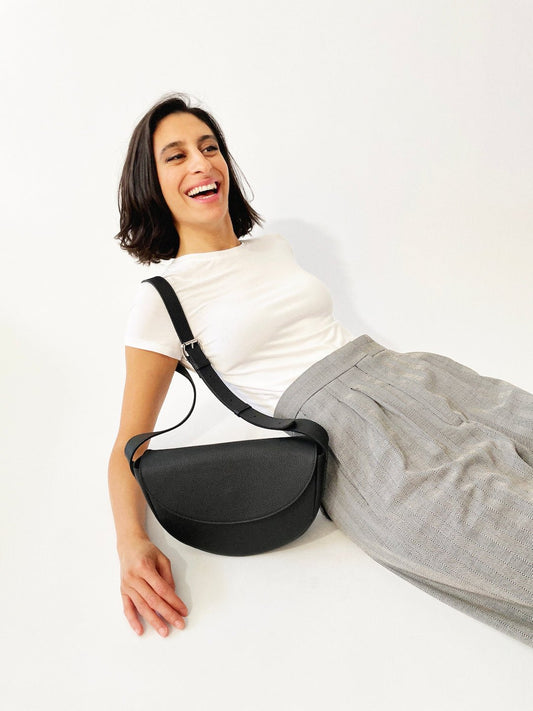 The Corsia Mezzaluna in Black - www.Shopthatapp.com