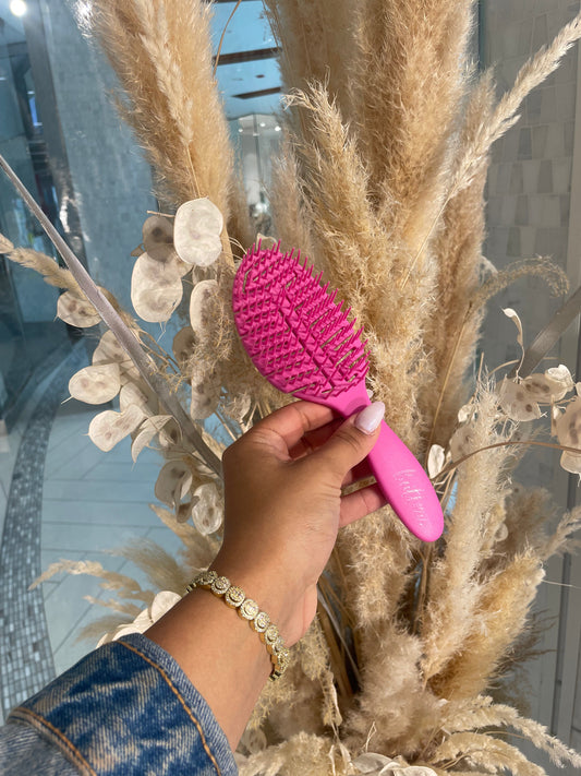 The Wet Hair Brush Pink - www.Shopthatapp.com
