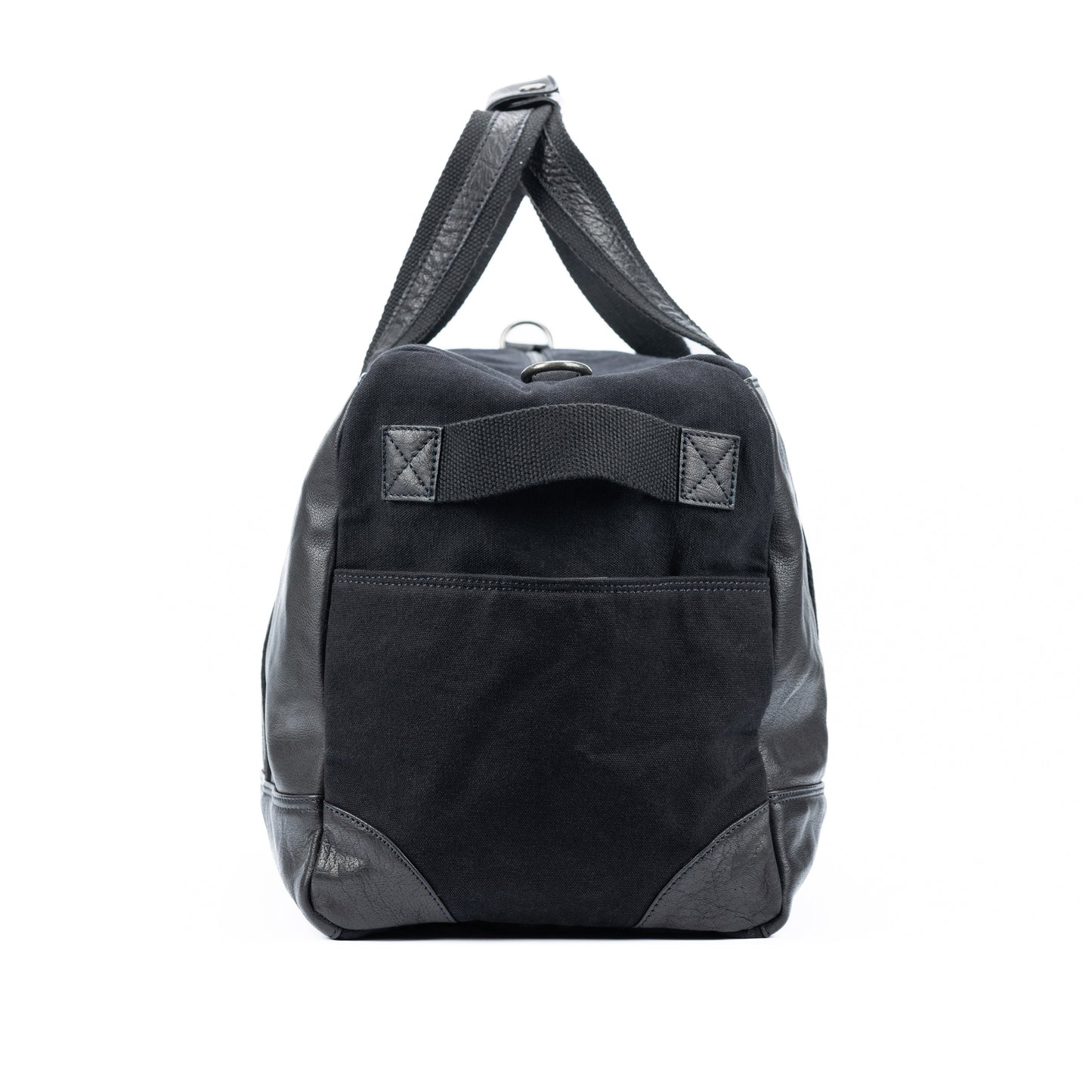 K0024AB | Borsone da Viaggio in Canvas/Vera Pelle, pieno fiore, volanata - Colore Nero. Accessori Nickel Anticato, Chiusura con lampo. Dimensioni: cm 48 x 31 x 22 - Confezione: Sacchetto Tnt - www.Shopthatapp.com