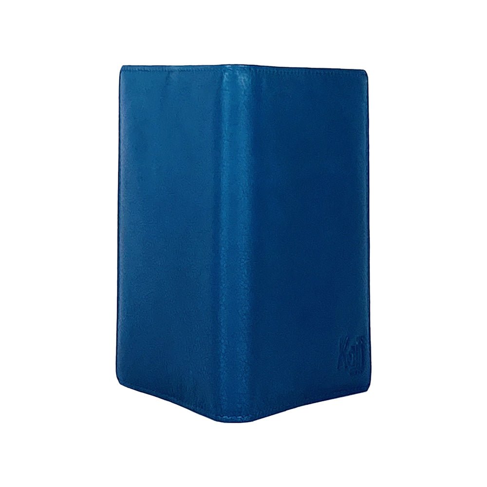 K10237MB | Copertina per Passaporto in Vera Pelle pieno fiore, con leggera grana. Colore Blu Jeans. Dimensioni da chiusa: cm 10 x 14 x 1 - Confezione: Gift Box rigido fondo/coperchio - www.Shopthatapp.com