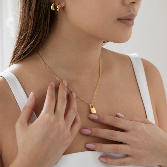Padlock Necklace - www.Shopthatapp.com