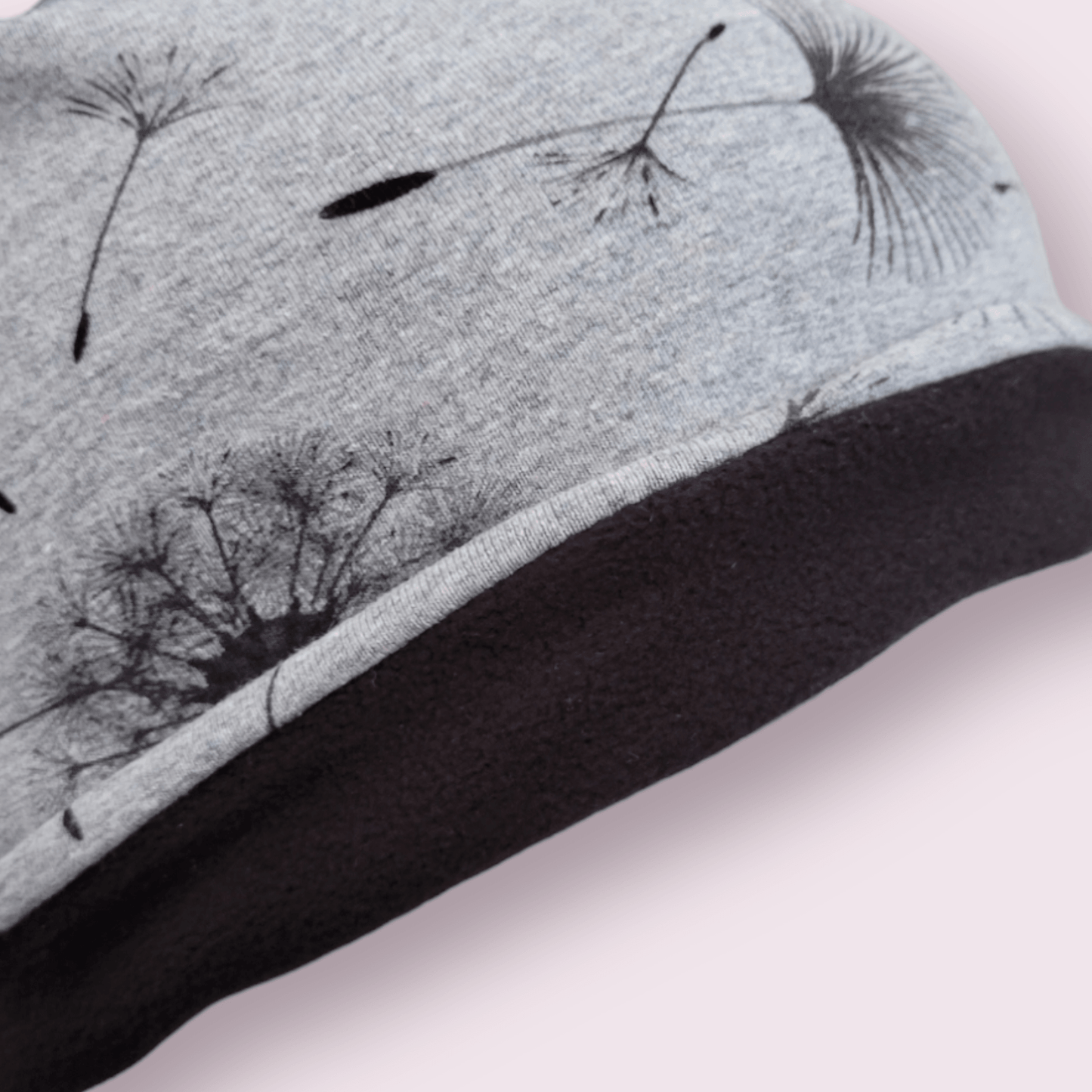 Tuques (doublées micropolar) à pompons détachables - www.Shopthatapp.com