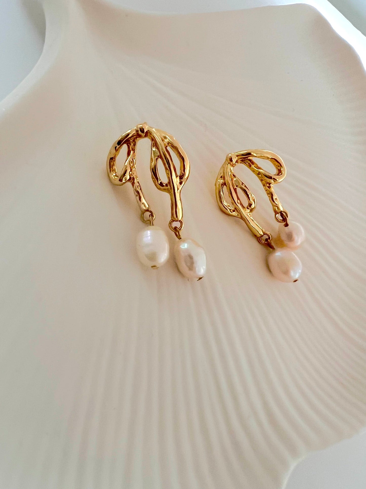 Ballet Bow & Pearl Earrings - www.Shopthatapp.com