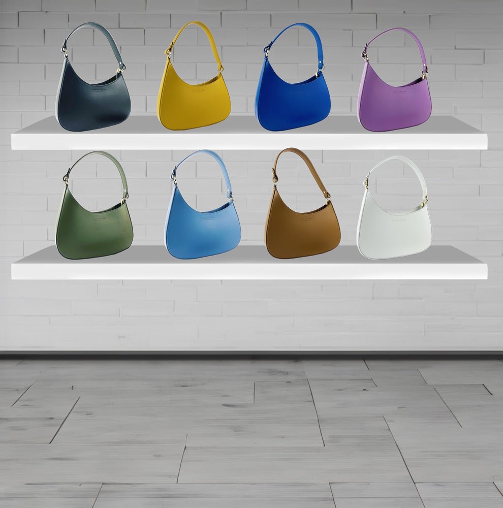 RB1013CI | Borsa Donna a spalla e Tracolla revibili en Vera Pelle Made in Italy. Attacchi con moschettoni in metallo Oro Lucido - Colore Lilla - Dimensions: cm 28 x 6 x 25 + 12 (manico)
