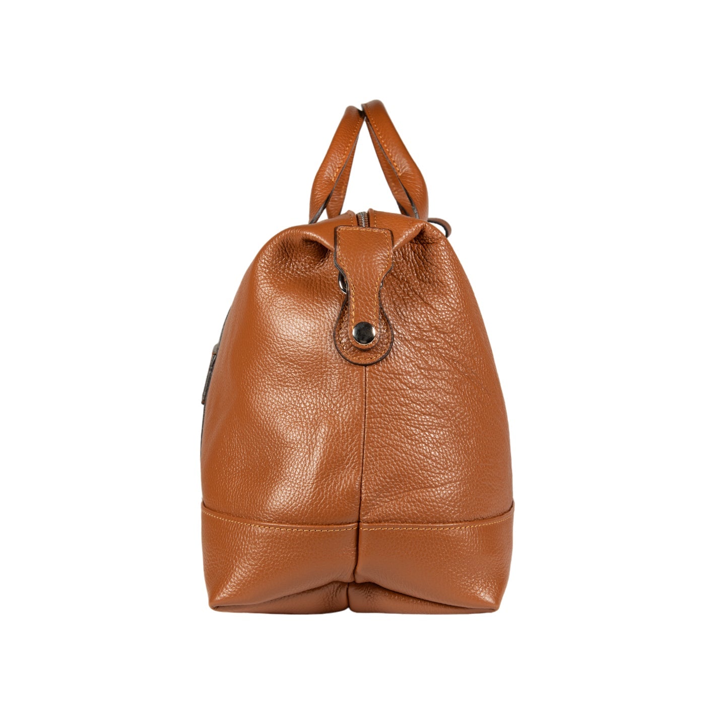 RB1029S | Borsone da Viaggio in Vera Pelle Made in Italy con Tracolla regolabile e removibile. Chiusura con lampo e Accessori in metallo Nickel Lucido - Colore Cognac - Dimensioni: cm 57 x 26 x 24 - www.Shopthatapp.com