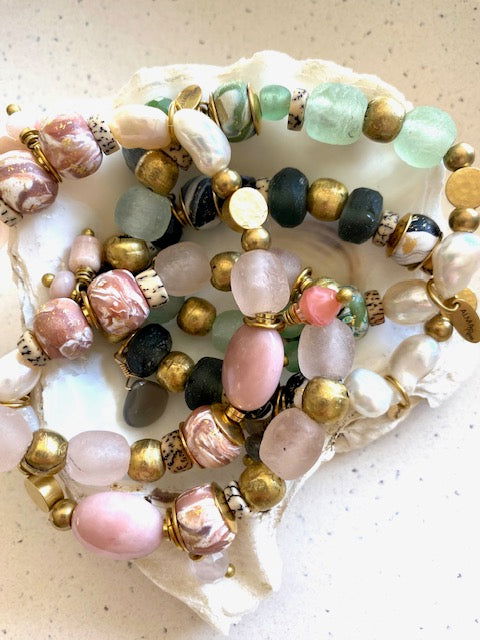 Stretch Bracelet with Recycled Glass beads - Www.Shopthatapp.com