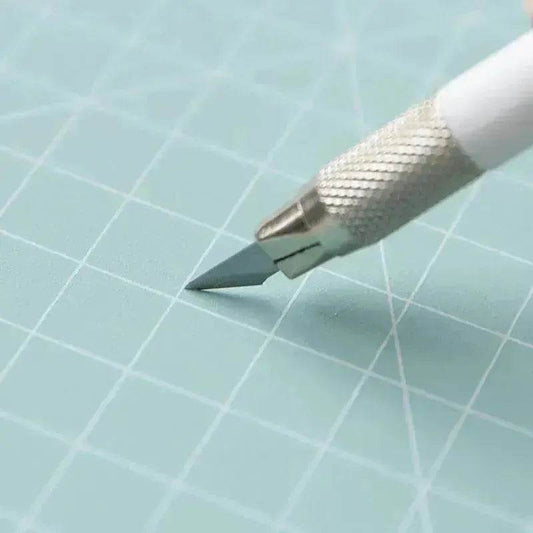 Art Pen Knife Cutting Board Set - www.Shopthatapp.com