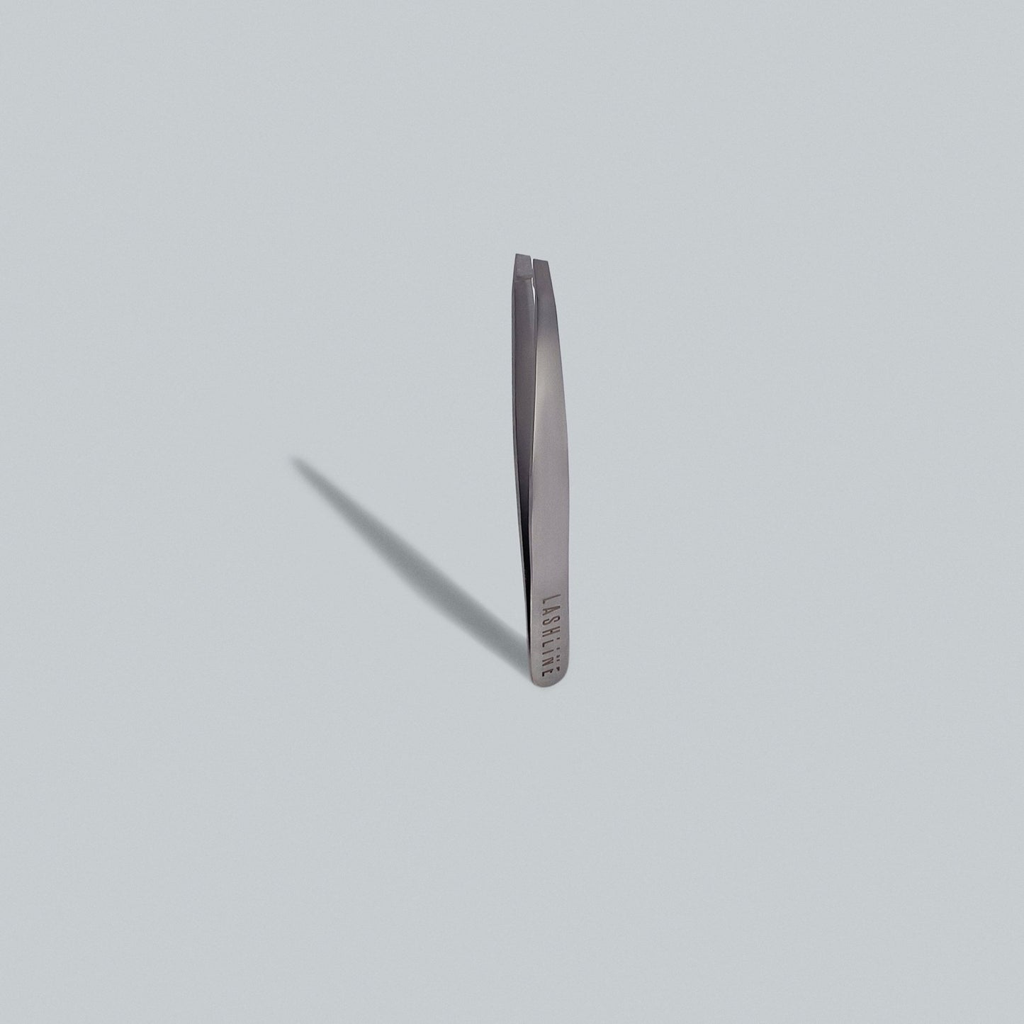 Brow Tweezers - www.Shopthatapp.com