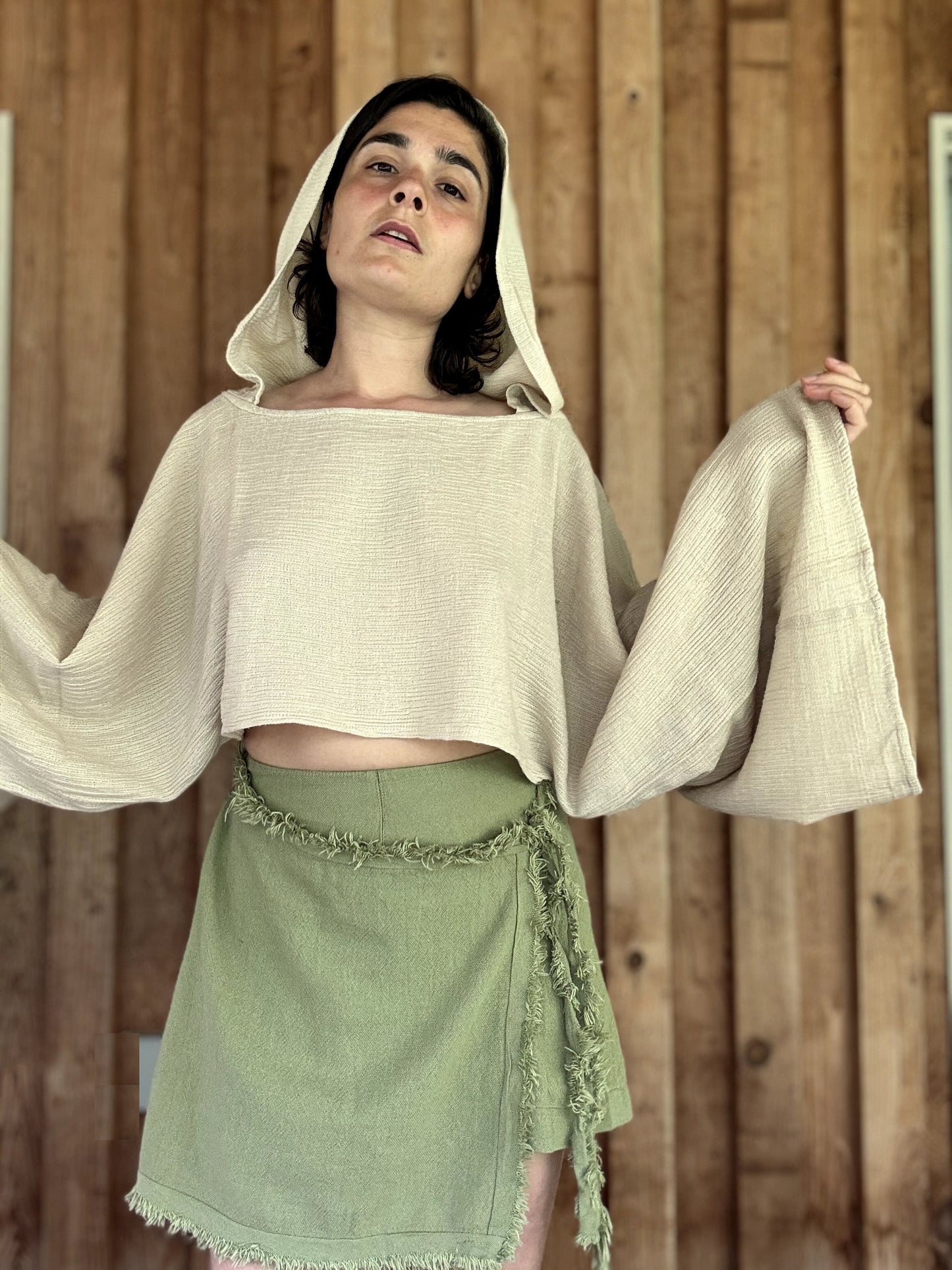 Haut court à capuche et manches longues en coton