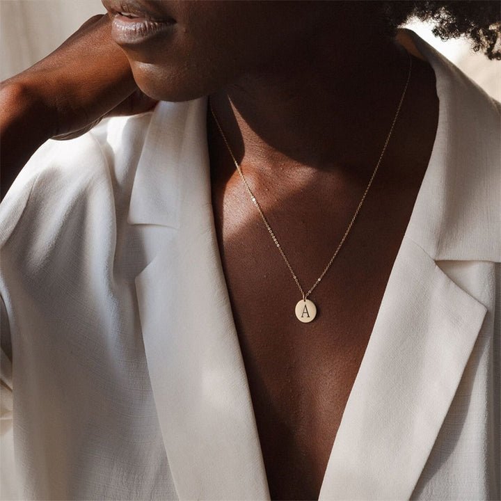 Collier gravé en cercle imprimé à la demande