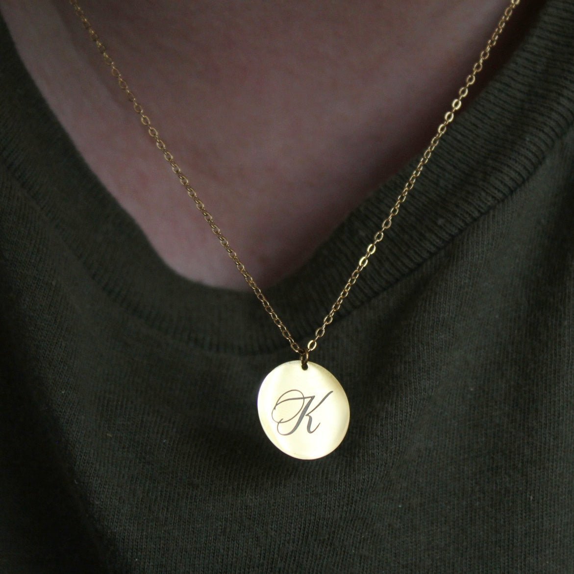 Collier gravé en cercle imprimé à la demande