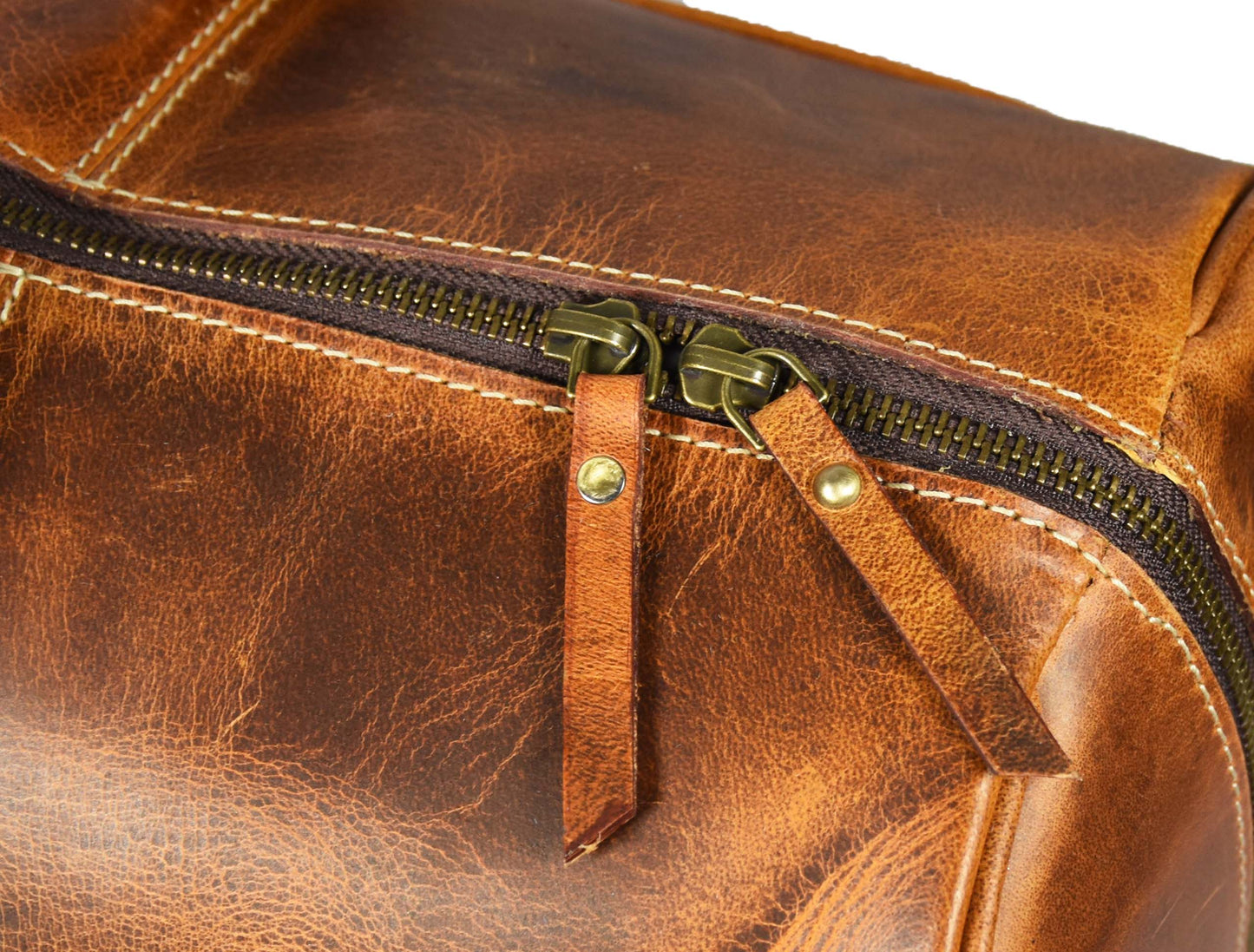 Dawson Leather Travel Bag - Walnut Brown - www.Shopthatapp.com