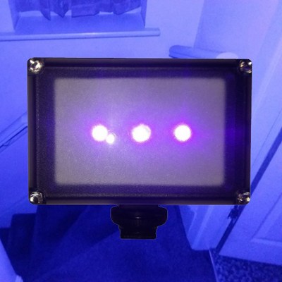 Lumière ultraviolette pour caméra