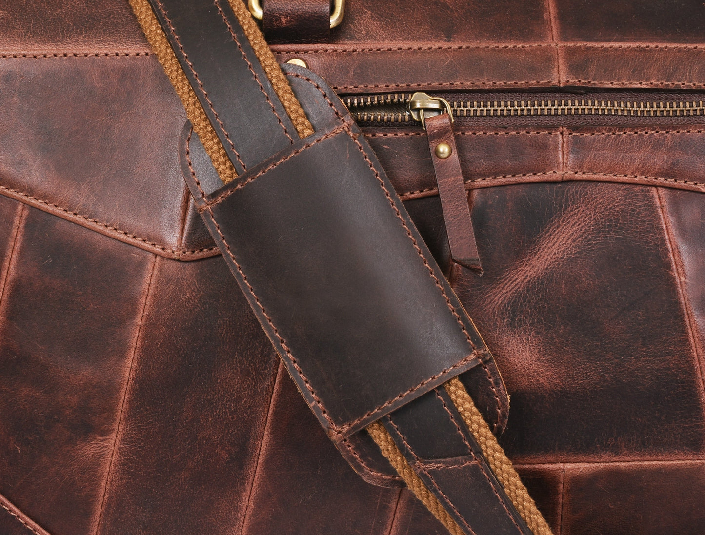 Leather Travel Bag - Walnut Brown - www.Shopthatapp.com