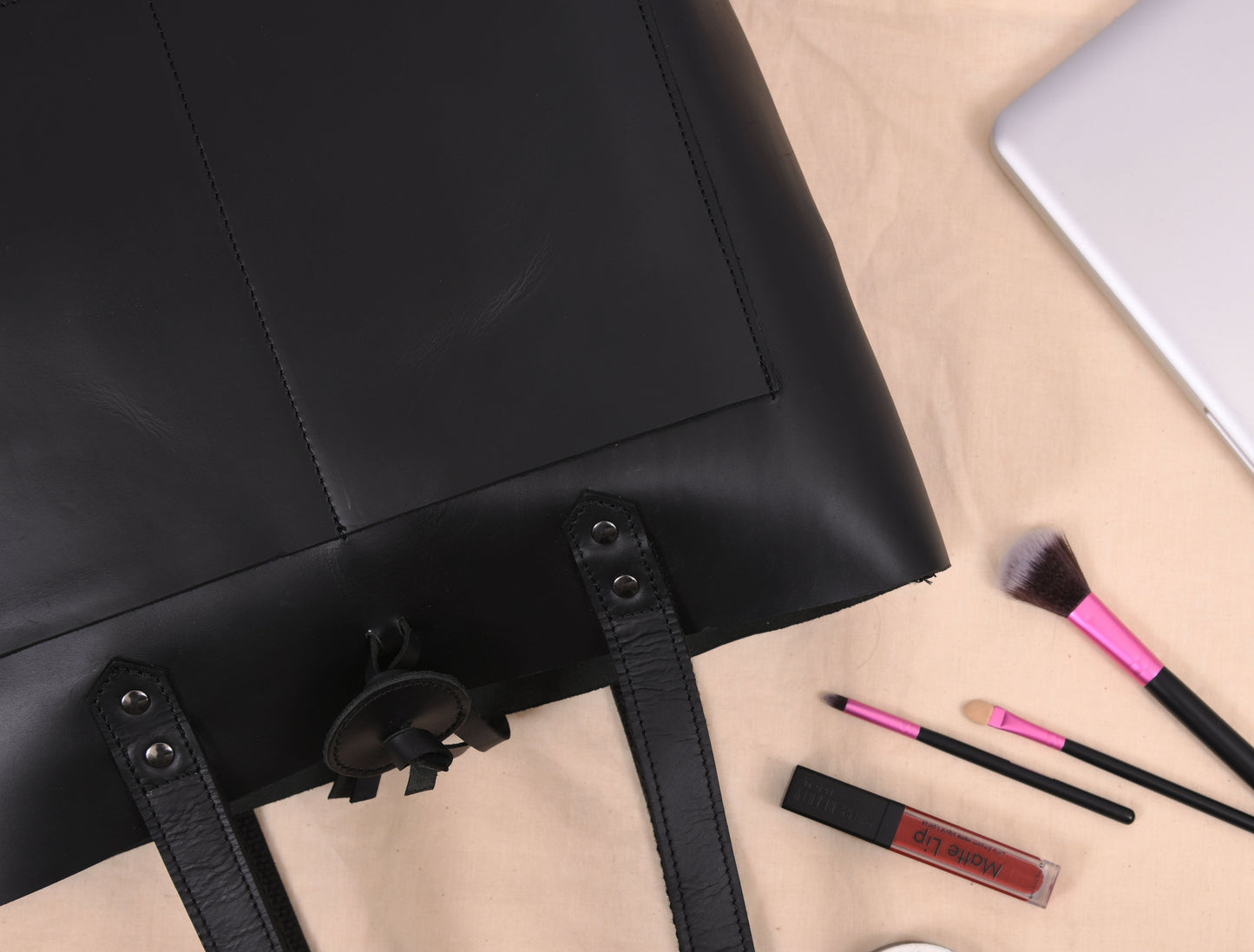 Leather Willow Tote - www.Shopthatapp.com