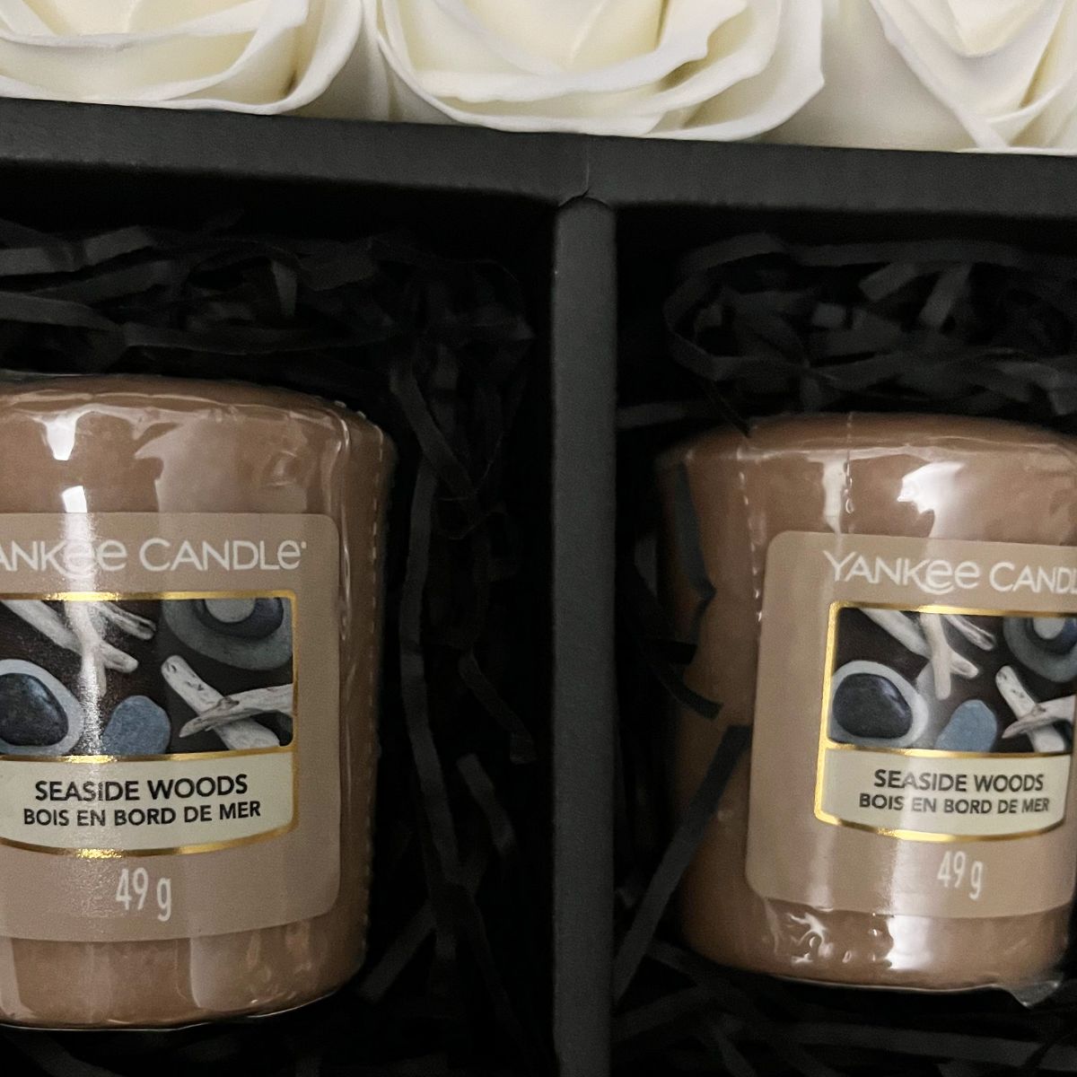Lindt Lindor & Yankee Candle Signature Chocolate Bouquet With Ivory Roses - www.Shopthatapp.com