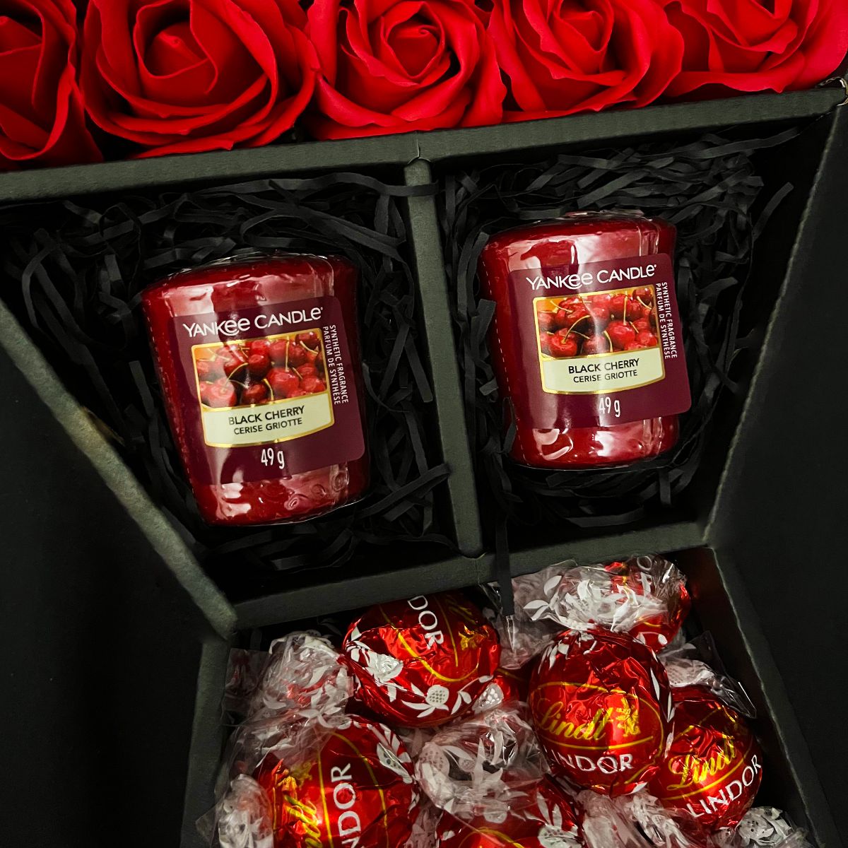 Lindt Lindor & Yankee Candle Signature Chocolate Bouquet With Red Roses - www.Shopthatapp.com