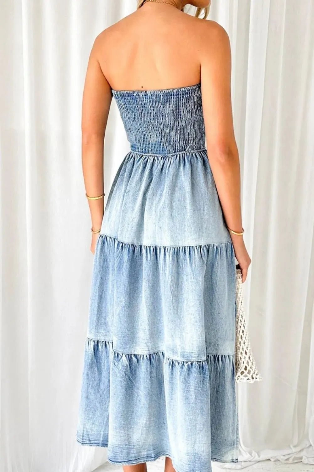 Robe d'été en jean à smocks et fentes tubulaires