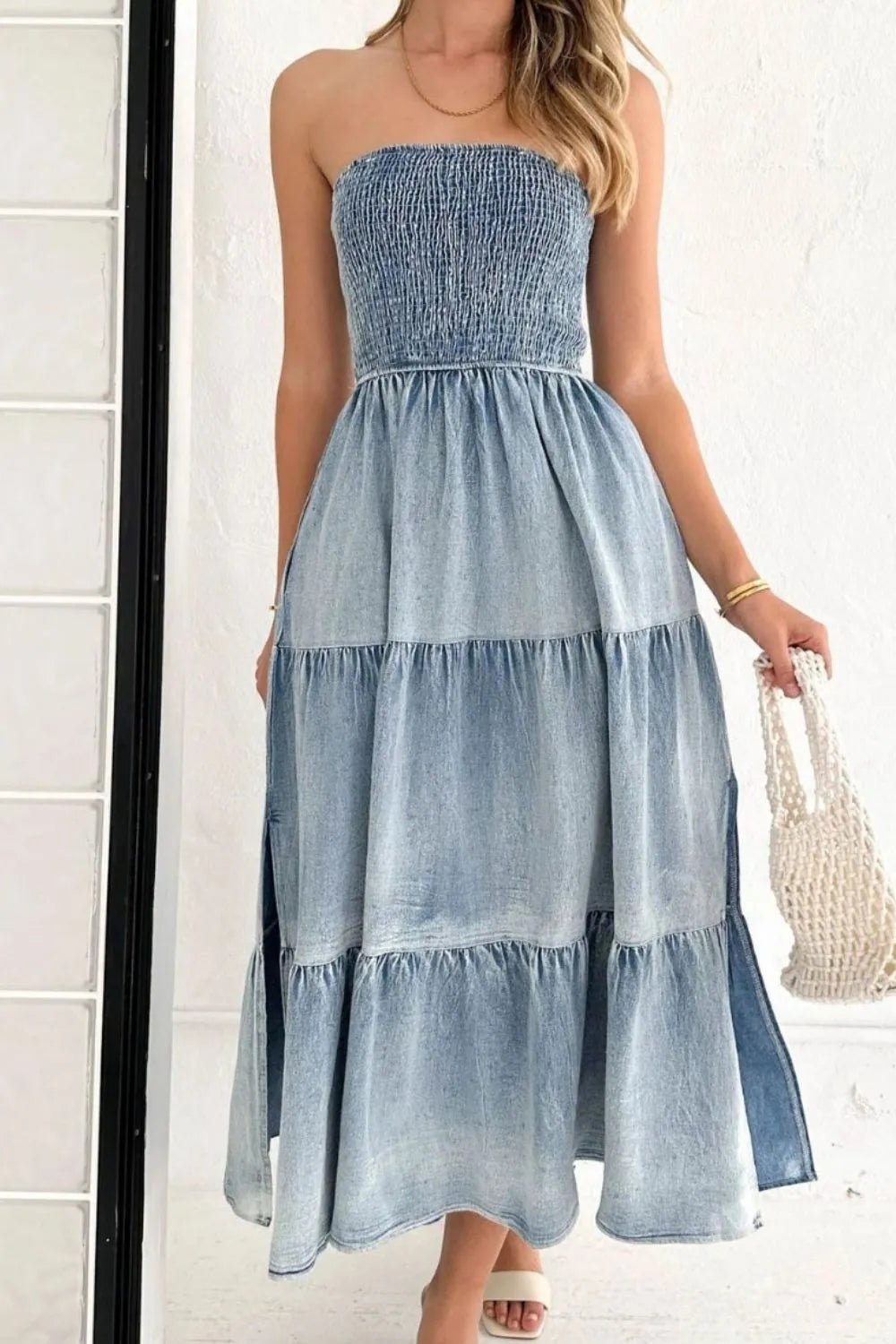 Robe d'été en jean à smocks et fentes tubulaires