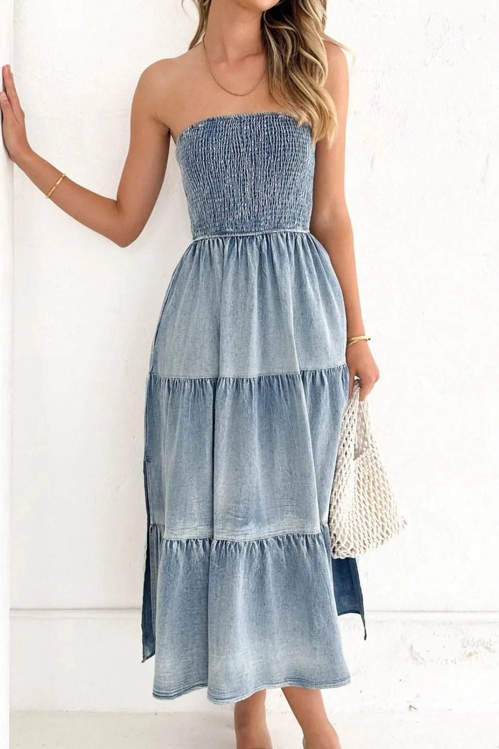 Robe d'été en jean à smocks et fentes tubulaires
