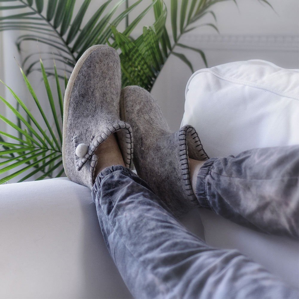The Daisy - Grey with Leather - www.Shopthatapp.com