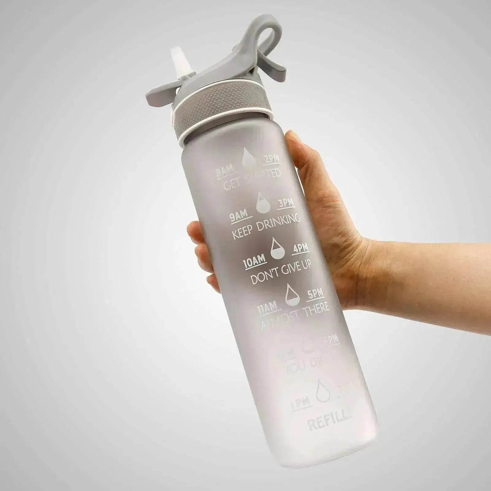 1000ML Plastic Spray Water Bottle perfect for sports & outdoor activities - www.Shopthatapp.com #