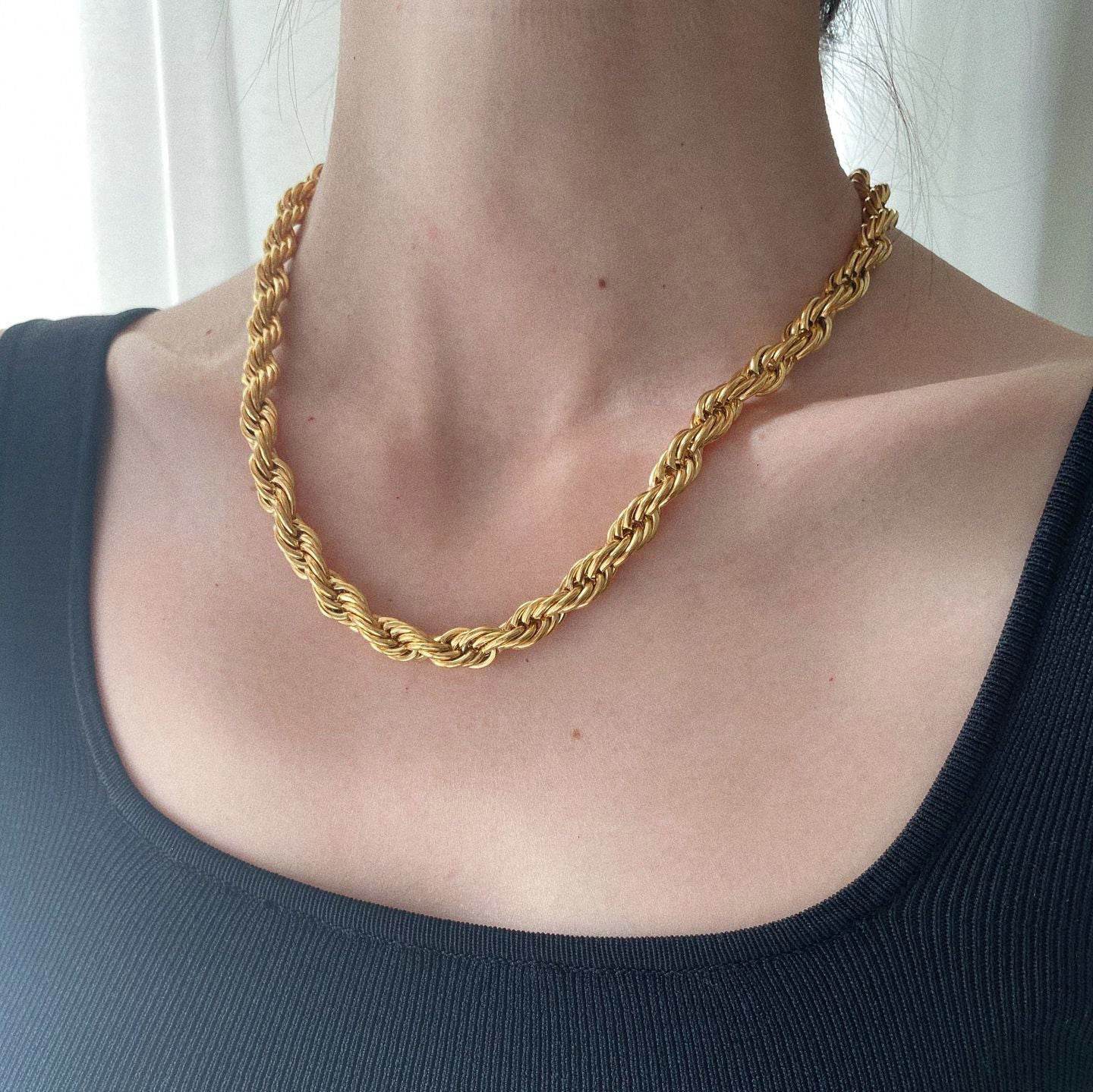 Romeo Twisted Rope Chain Necklace women - www.Shopthatapp.com