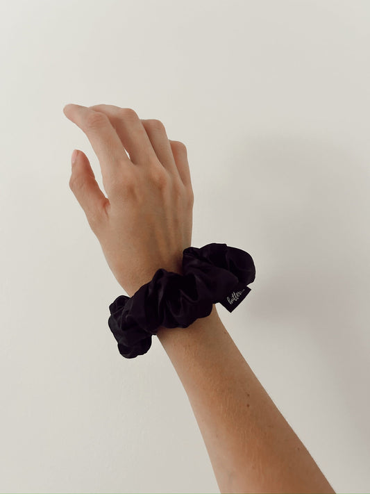 Black Silk Scrunchie - www.Shopthatapp.com