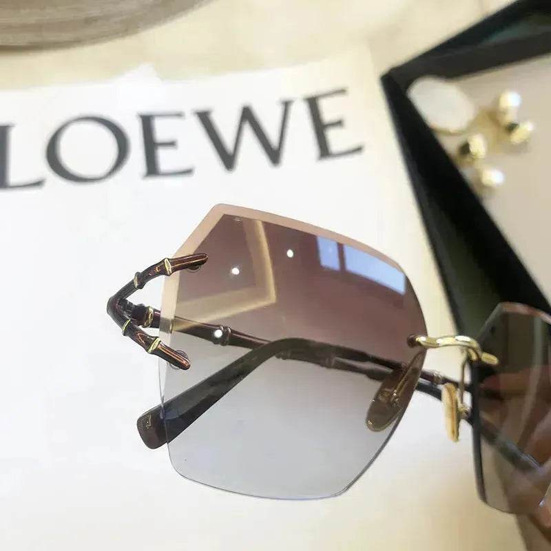 Trendy Fashion Metal Handle Unisex Sunglasses - www.Shopthatapp.com