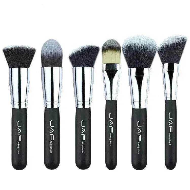 24 makeup brushes - www.Shopthatapp.com
