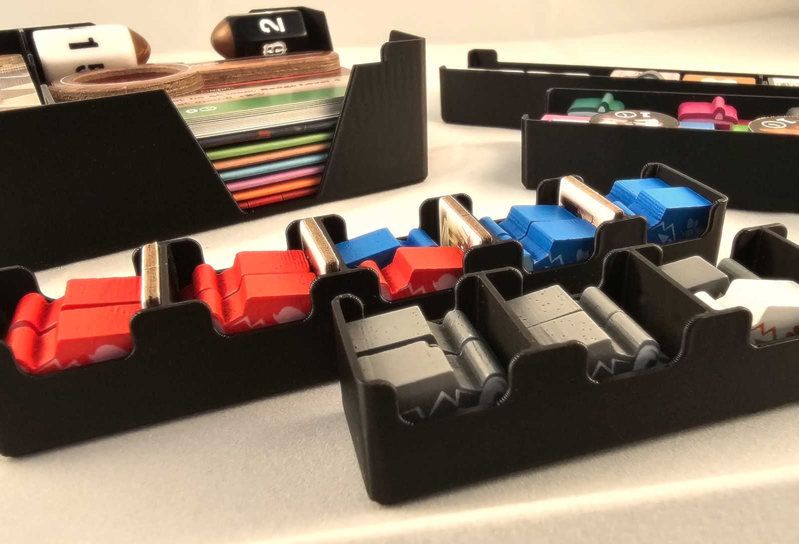 Tiny Epic Crimes Insert - www.Shopthatapp.com